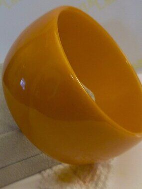 Vintage 40's Bakekite Butterscotch Bangle Bracelet 1-3/8" EUC